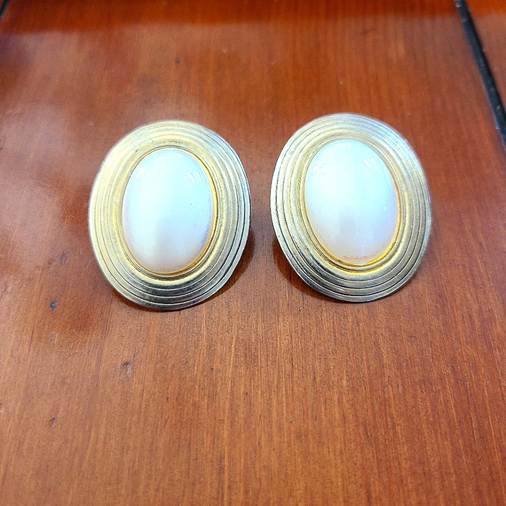 💜2 for 20$ Vintage 80s Large Metal Earrings With Faux Pearl.